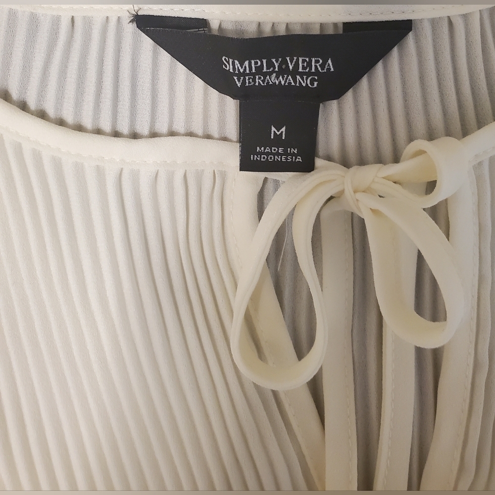 Simply Vera Verawang Size M Elegant White Women's Top - Picture 4 of 6